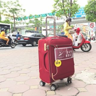 Vali Leavesking 24