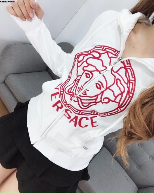 Áo khoác nữ thuê logo Versace