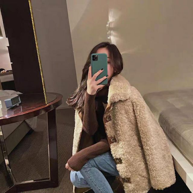 Áo lông cừu cúc nâu