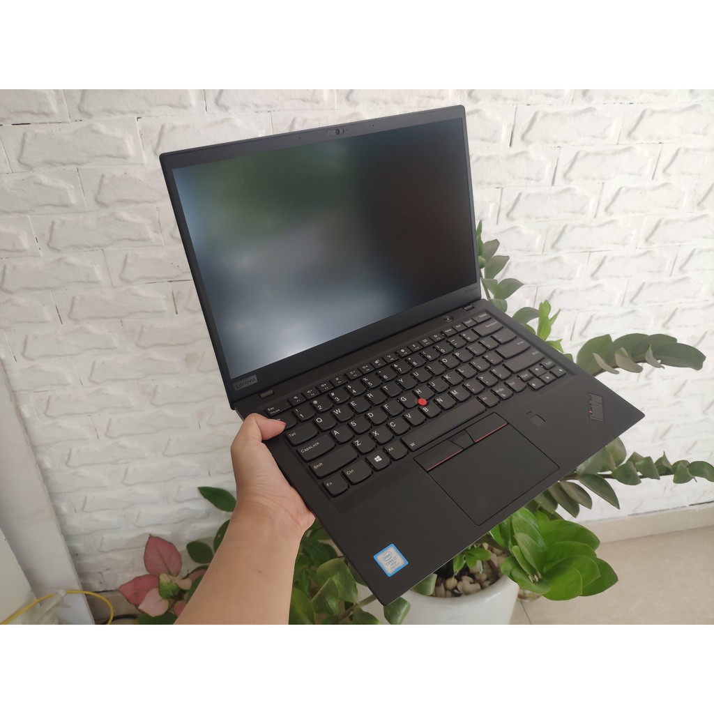 Laptop Lenovo Thinkpad X1 Carbon gen 6 Core i7-8550U, RAM 16GB, SSD 512GB, 14 inch FHD IPS mỏng nhẹ