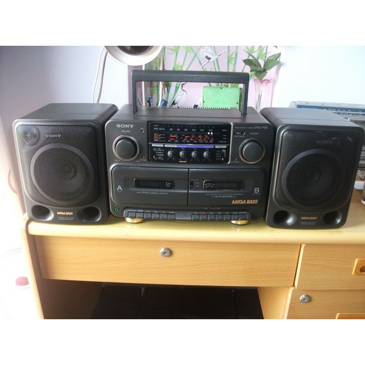 Radio Casset SONY 715s có cổng gắn được điện thoại nội địa Nhật +