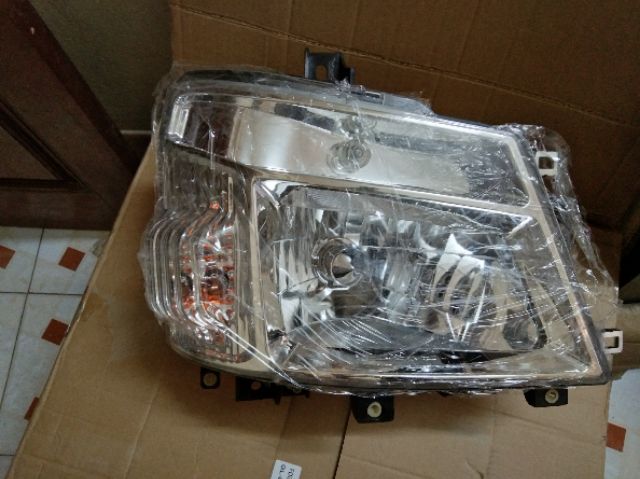 Đèn pha Huyndai đô thành iz49