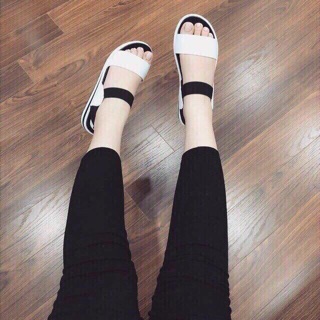 Sandal đê xuồng
