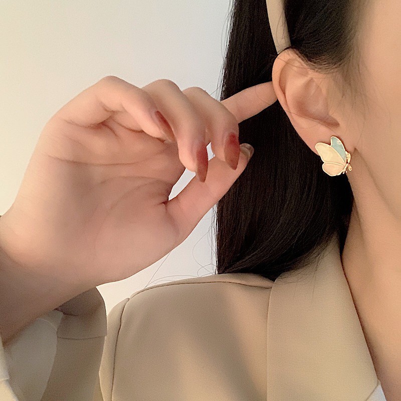 Bông Tai Hàn Quốc Hot Trend Hình Bướm 3 Màu Xinh Xắn Mainia Shop