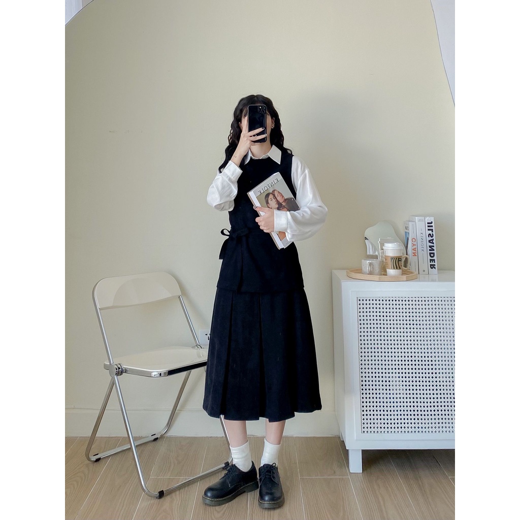 Chân váy xếp ly nữ MADELEN chất vải nhung tăm dáng xòe | BigBuy360 - bigbuy360.vn