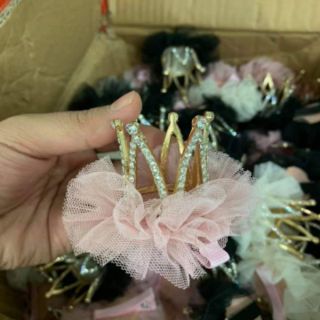 Cặp tóc vương miện cho bé