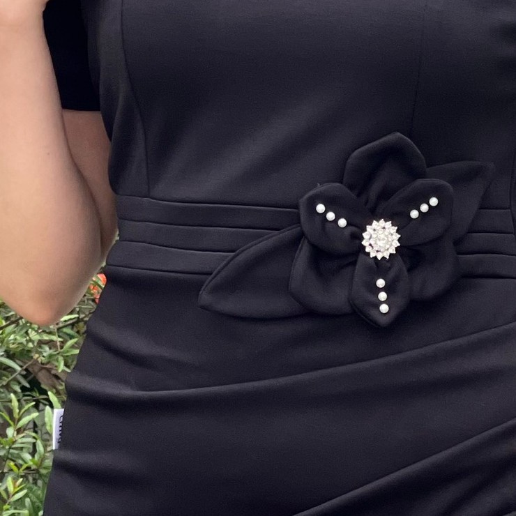 Váy công sở vạt xếp tôn dáng nữ tính Emvy - K58 | BigBuy360 - bigbuy360.vn