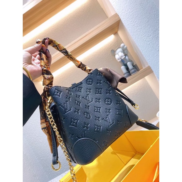 Túi Xách Eo Vì Hoa Mẫu Mới Nhất Sz20cm