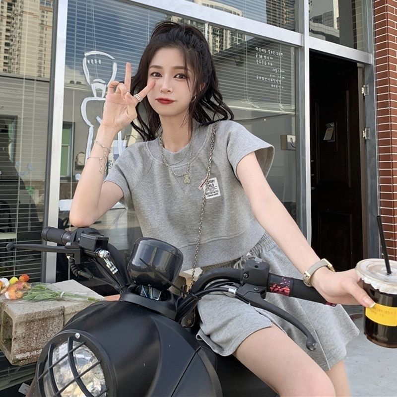 Set Đồ Thể Thao Ngắn Phong Cách Hồng Kông Thời Trang Hè 2023 Cá Tính Cho Nữ