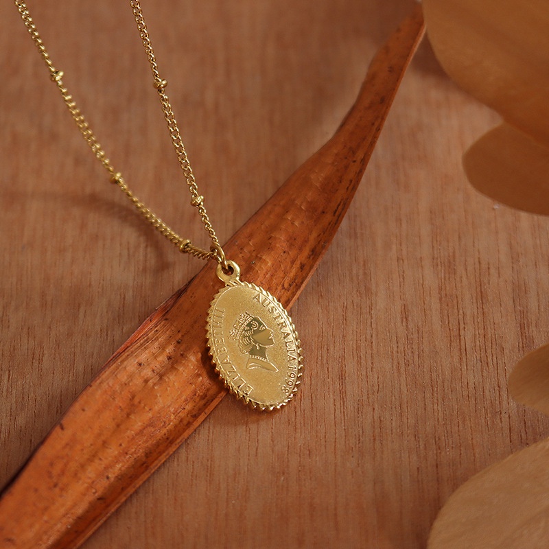 Dây Chuyền Thép Titan Mạ Vàng 18k Mặt Hình Oval Thời Trang Cho Nữ