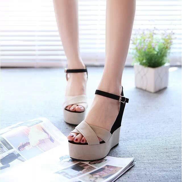 CÓ SẴN MÀU BEE SIZE 38 A158 giầy cao gót giầy đế xuồng phối mầu thời trang trẻ trung;.