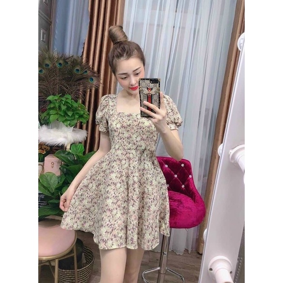 Jump hoa cổ vuông tay phồng có mút.