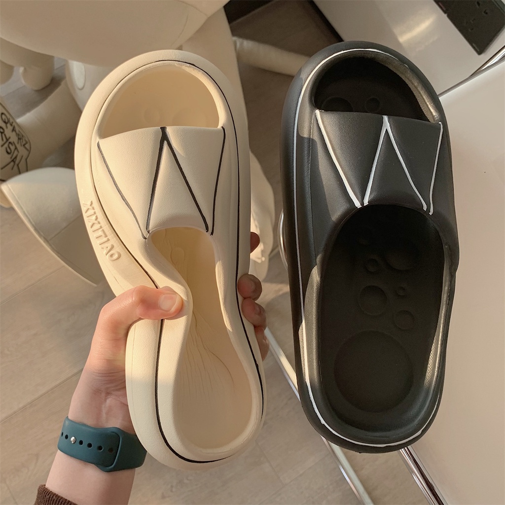 Dép quai ngang chữ M đế bánh mỳ hottrend 2 màu đen trắng thời trang