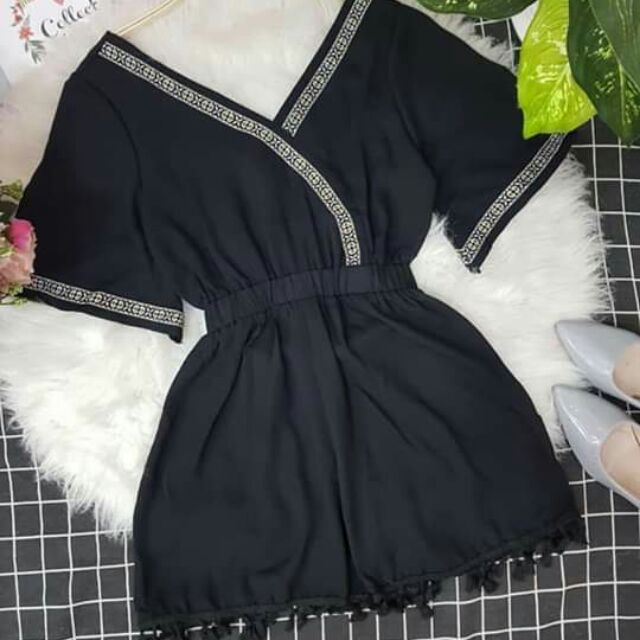 Jumsuit sort cổ chữ V lưng cột nơ tua rua