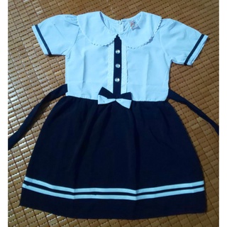 Đầm váy học sinh tiểu học màu trắng