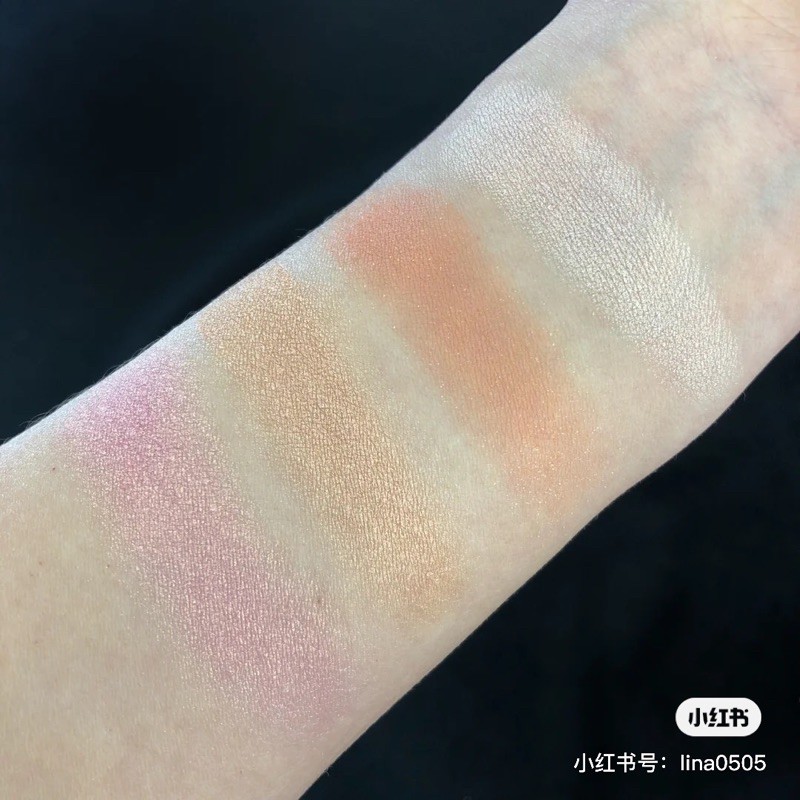 Bảng má hồng kèm highlight Too Faced Sugar Peach Wet and Dry