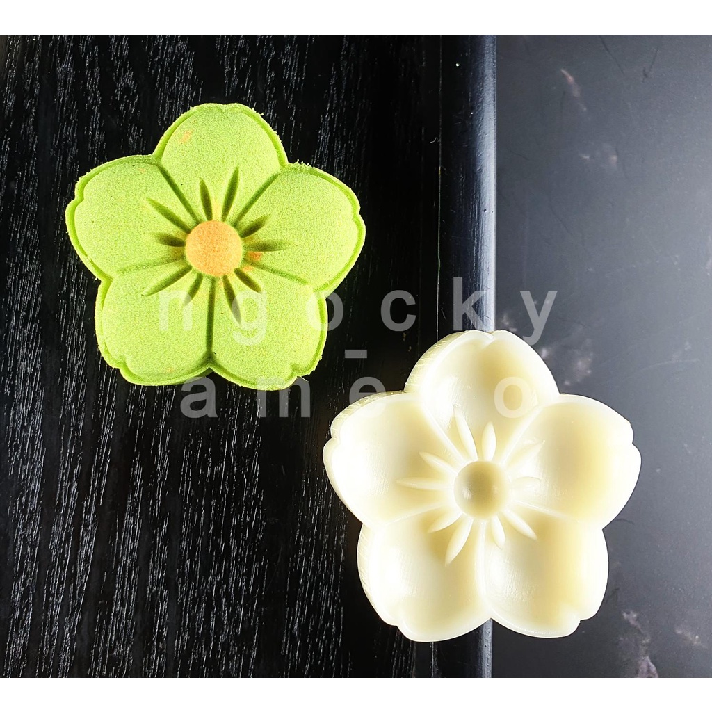 NQ50-025 - KHUÔN LÒ XO BÁNH TRUNG THU / BÁNH DỨA  HÌNH HOA MẬN 5 CÁNH 50G