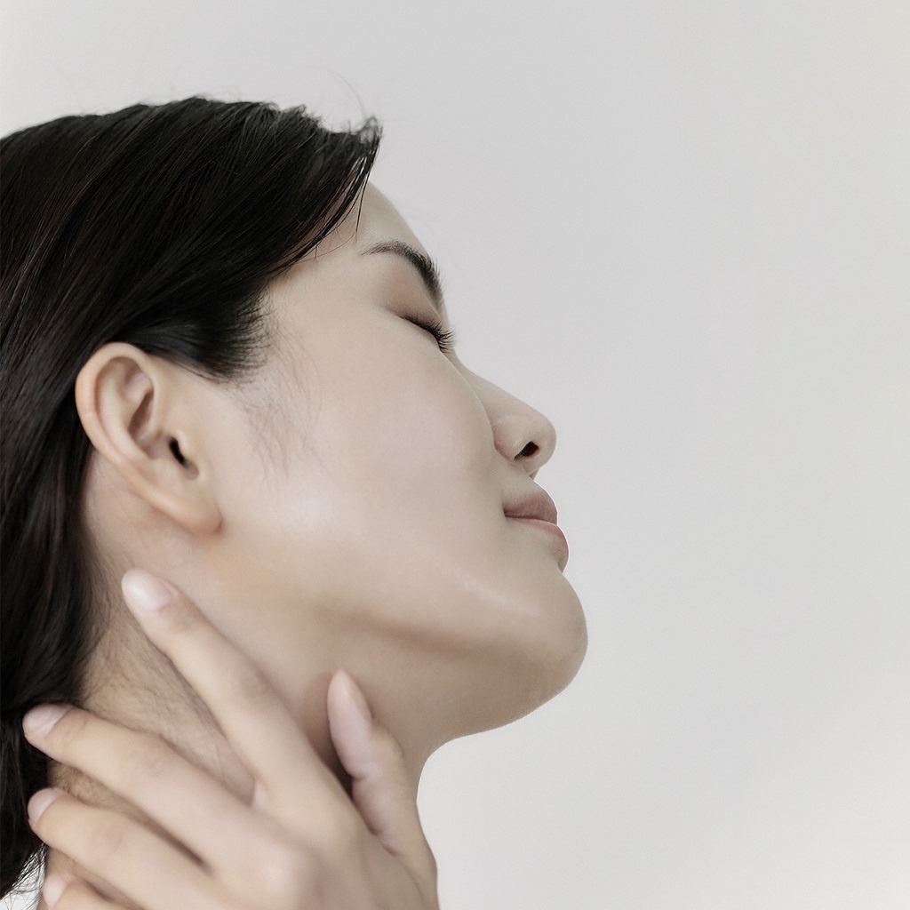 Bông tẩy tế bào chết CELIMAX chiết xuất Rau má CICA BHA BLEMISH TONER PAD 125ml