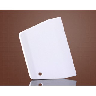 Miếng cắt bột vét bột bằng nhựa có 3 size để lựa chọn