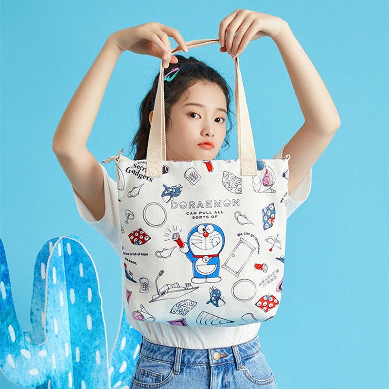 KIPLING Túi Xách Nữ In Hình Doraemon Đáng Yêu