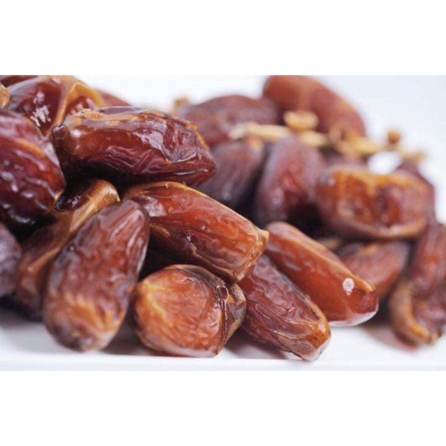 Chà Là Nguyên Cành (500g)