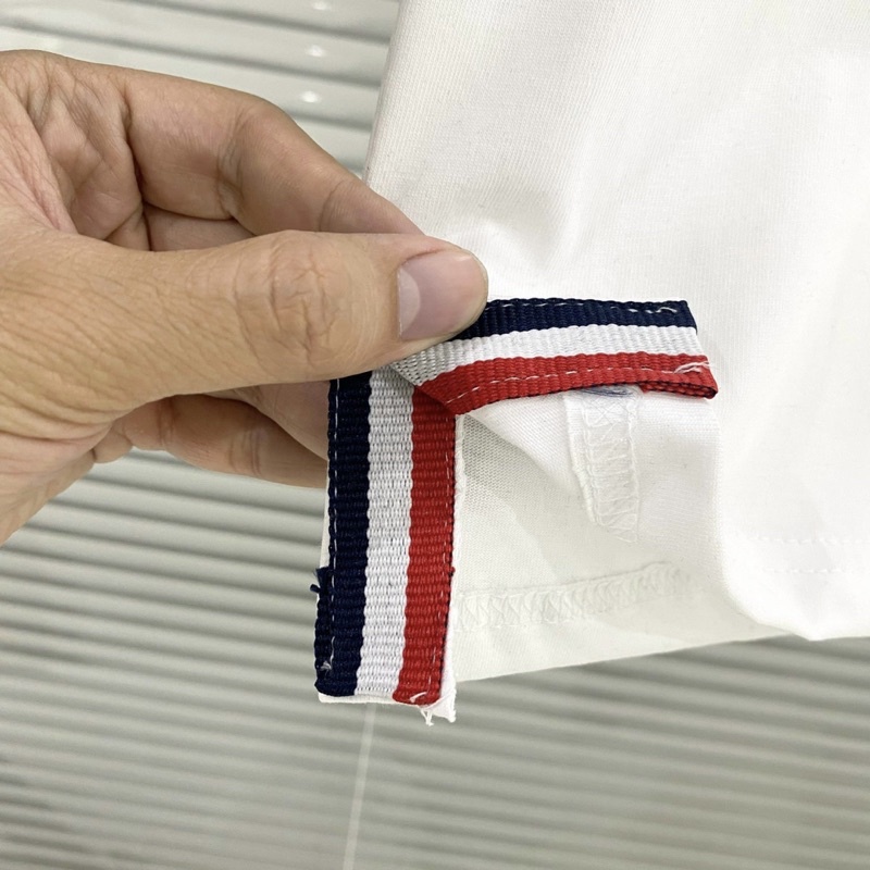 Bộ Cộc Tay Nam Thom Dập Hình Cá Mập Phối Áo Xẻ Tà