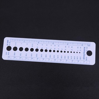 1 Cây Móc Đan Len Bằng Nhựa