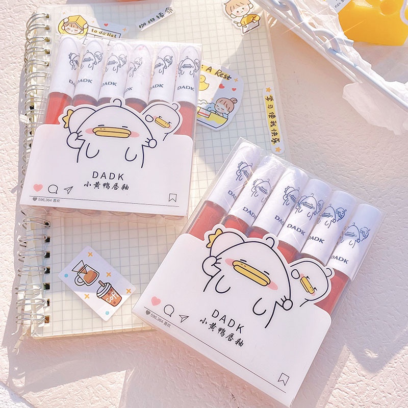 Bộ 6 Son Môi Dadk Chất Nhung Lì Thiết Kế Hình Chú Vịt Vàng Dễ Thương