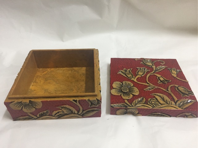 Hộp nữ trang bằng đá 12x12x5cm