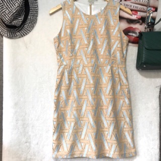 Đầm công sở xoè nhẹ màu thanh lịch