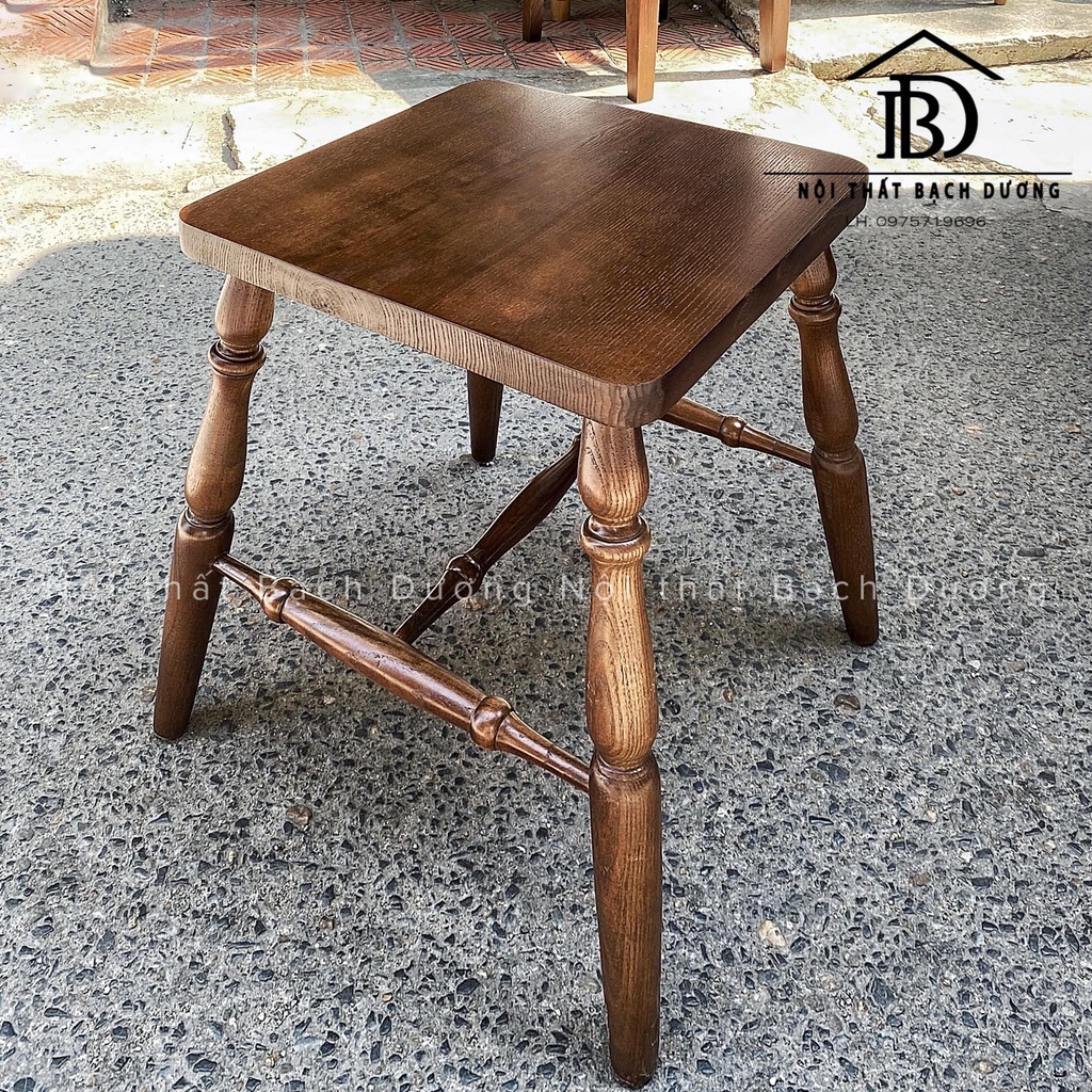 - Ghế đôn vuông tiện chân