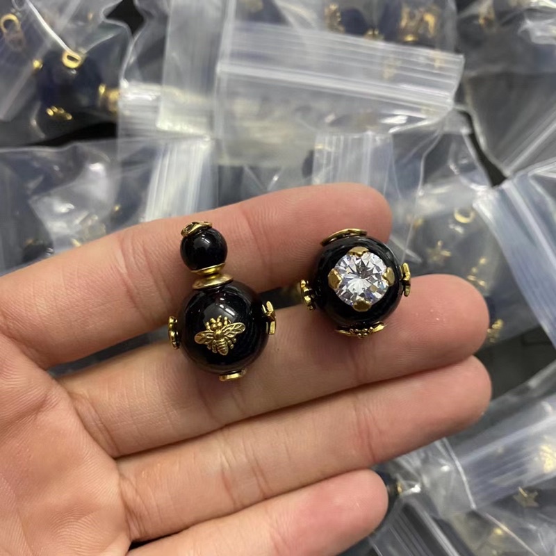 Bông tai cao cấp Dior