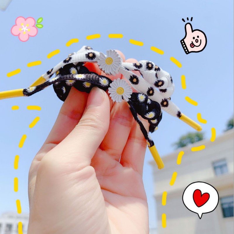 Vòng Tay Bện Dây Hình Hoa Cúc Nhỏ Màu Trắng Đen Có Thể Điều Chỉnh Cho Cặp Đôi