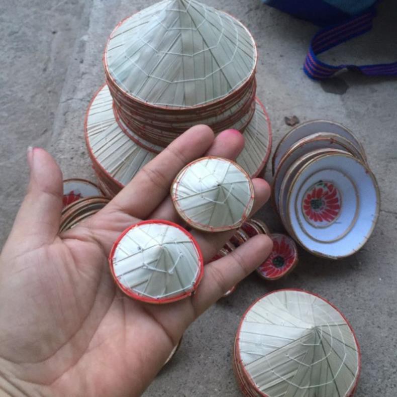Nón lá trang trí cho lớp mầm non