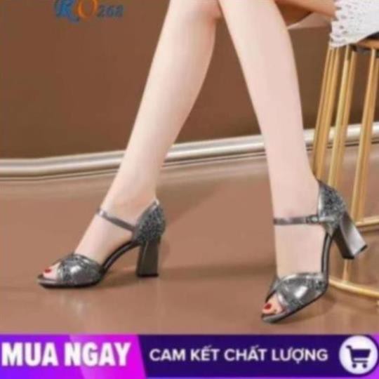 Giày sandal nữ cao gót 7cm hàng hiệu rosata hai màu đỏ xám ro268