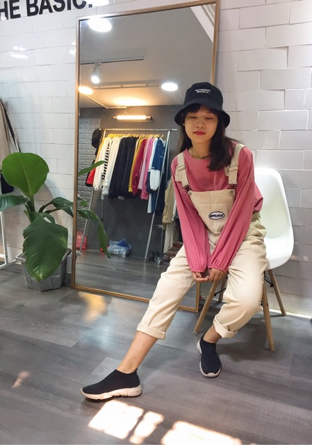 Yếm quần dài UNSPECIAL | BigBuy360 - bigbuy360.vn