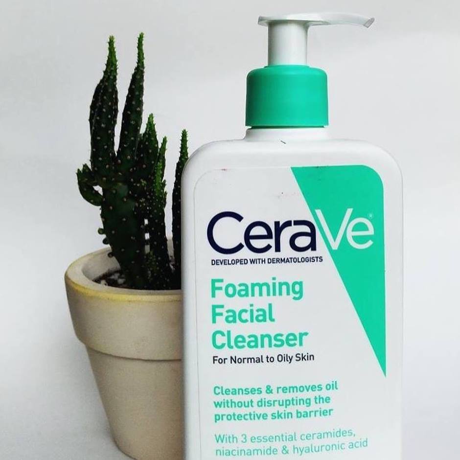 Sữa rửa mặt Cerave dành cho da dầu