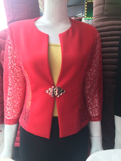 Áo vest lửng phối ren tay lỡ .3 mầu : đen, đỏ ,trắng . Size: SML | BigBuy360 - bigbuy360.vn