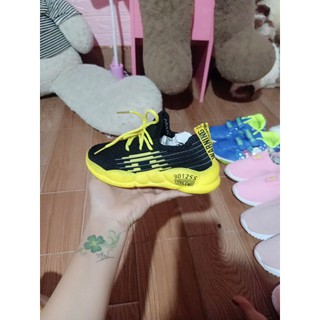 Giầy thể thao bé