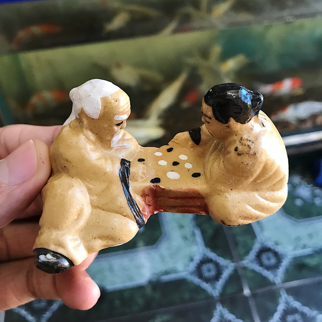HAI ÔNG ĐÁNH CỜ TRANG TRÍ HỒ CÁ NON BỘ 9x3x4CM