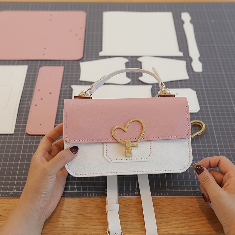 Túi tự làm, túi đeo chéo khóa trái tim, túi tự khâu handmade DIY làm quà tặng chất da PU cao cấp