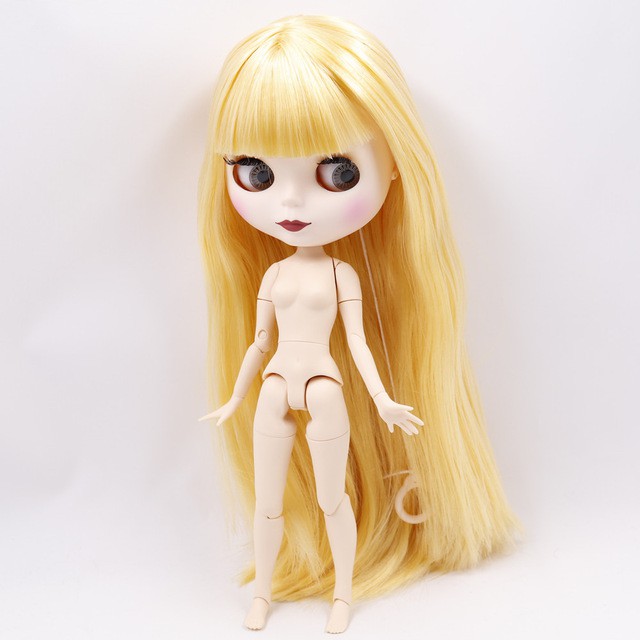 Búp bê nhiều màu da với các kiểu tóc khác nhau