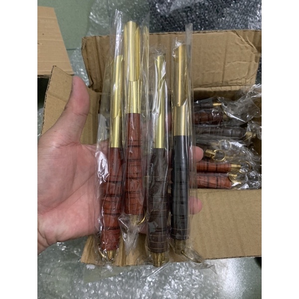 Dụng cụ châm cám chim