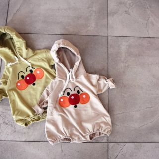 Jumsuit nón liền hình chú hề