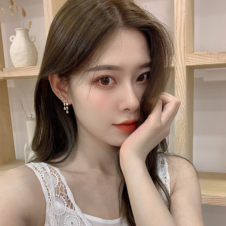 Khuyên Tai Nữ Trang Dáng Dài Tạo Hình Độc Đáo