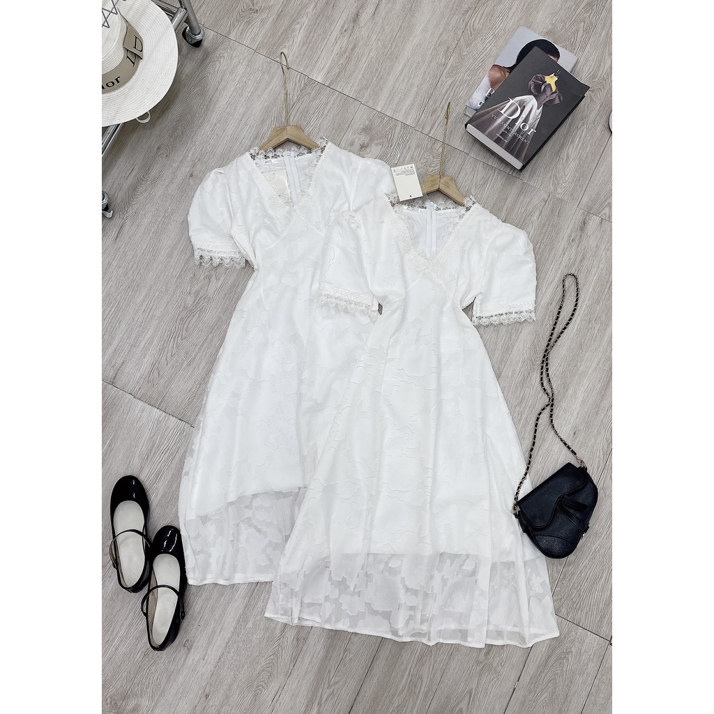 Váy ren hoa cổ V xẻ tà dáng dài DN278
