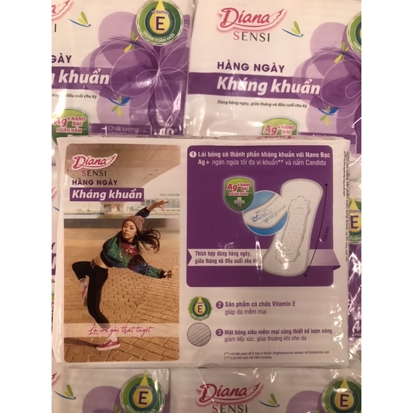 Băng vệ sinh Diana hằng ngày kháng khuẩn 40 miếng