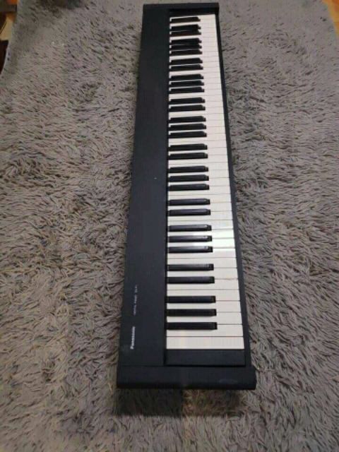 Đàn piano digital Panasonic còn mới.