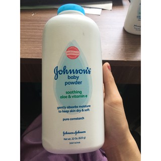 Phấn rôm Johnson Vitamin E xách tay Mỹ 623g