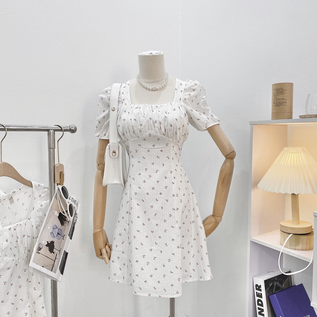 Váy hoa thô vân nổỉ,đầm cổ vuông dày dặn. Hàng hai lớp lót cân thận mặc nhẹ nhàng